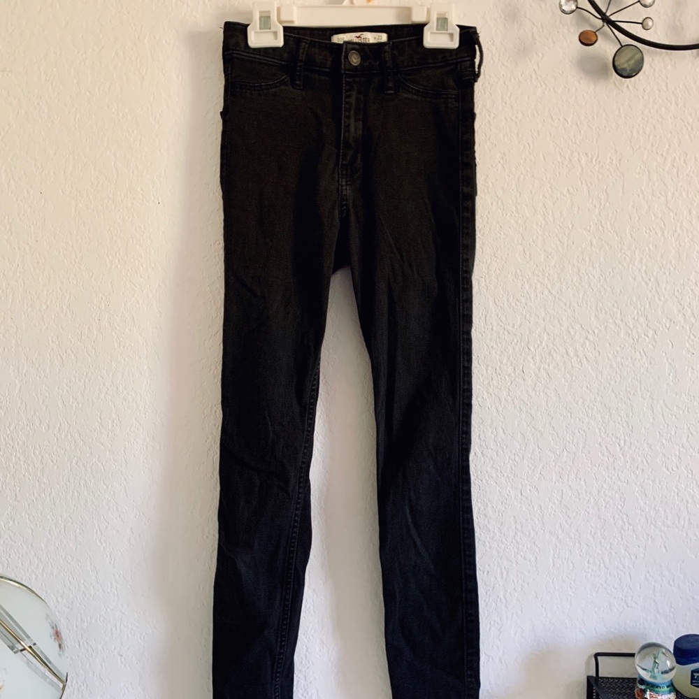 HOLLISTER high-wasted skinny jeans ✨